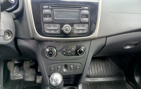 Renault Sandero II рестайлинг, 2015 год, 950 000 рублей, 18 фотография