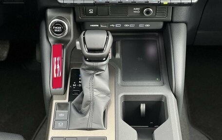 Toyota Land Cruiser Prado, 2024 год, 10 490 000 рублей, 17 фотография