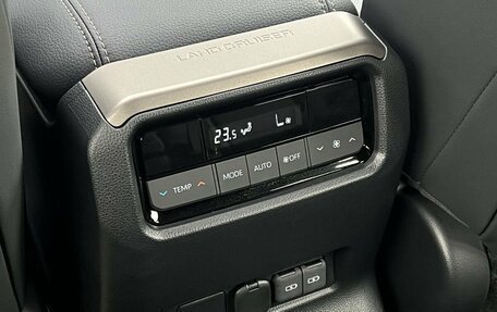 Toyota Land Cruiser Prado, 2024 год, 10 490 000 рублей, 29 фотография