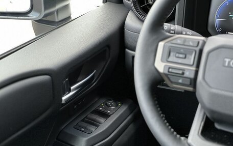 Toyota Land Cruiser Prado, 2024 год, 10 490 000 рублей, 31 фотография