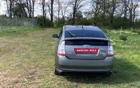 Toyota Prius, 2005 год, 600 000 рублей, 5 фотография