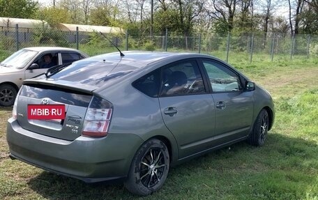 Toyota Prius, 2005 год, 600 000 рублей, 6 фотография