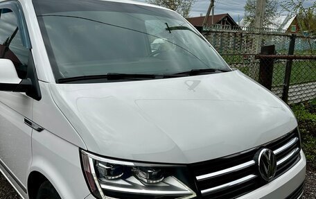 Volkswagen Caravelle T6 рестайлинг, 2017 год, 3 850 000 рублей, 3 фотография