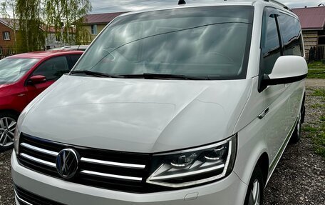 Volkswagen Caravelle T6 рестайлинг, 2017 год, 3 850 000 рублей, 2 фотография