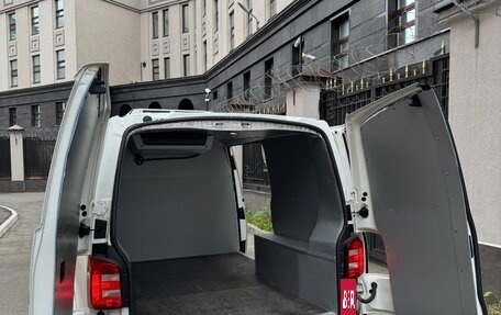 Volkswagen Transporter T6 рестайлинг, 2017 год, 3 450 000 рублей, 9 фотография