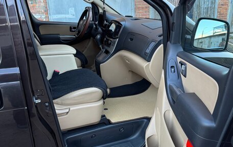 Hyundai H-1 II рестайлинг, 2016 год, 2 700 000 рублей, 13 фотография