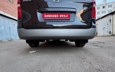 Hyundai H-1 II рестайлинг, 2016 год, 2 700 000 рублей, 9 фотография