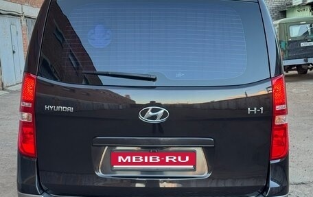 Hyundai H-1 II рестайлинг, 2016 год, 2 700 000 рублей, 11 фотография