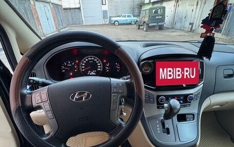 Hyundai H-1 II рестайлинг, 2016 год, 2 700 000 рублей, 16 фотография