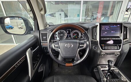 Toyota Land Cruiser 200, 2020 год, 7 750 000 рублей, 7 фотография