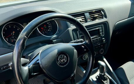 Volkswagen Jetta VI, 2015 год, 1 515 000 рублей, 30 фотография