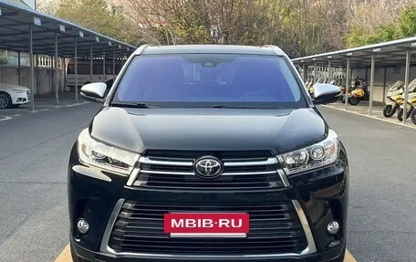 Toyota Highlander III, 2021 год, 2 980 000 рублей, 2 фотография