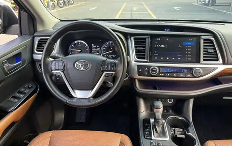 Toyota Highlander III, 2021 год, 2 980 000 рублей, 8 фотография