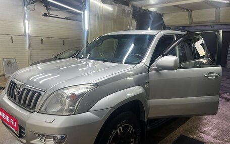 Toyota Land Cruiser Prado 120 рестайлинг, 2004 год, 1 560 000 рублей, 13 фотография