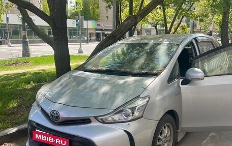 Toyota Prius Alpha I (ZVW40/41), 2016 год, 1 470 000 рублей, 5 фотография