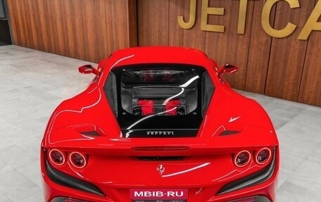 Ferrari F8, 2023 год, 49 000 000 рублей, 11 фотография