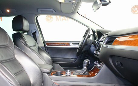 Volkswagen Touareg III, 2013 год, 2 045 000 рублей, 10 фотография