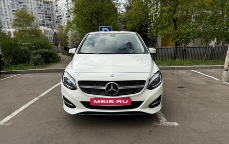 Mercedes-Benz B-Класс, 2016 год, 1 820 000 рублей, 2 фотография