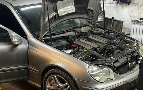 Mercedes-Benz C-Класс, 2006 год, 1 350 000 рублей, 7 фотография