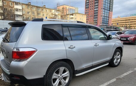 Toyota Highlander III, 2012 год, 1 745 000 рублей, 4 фотография