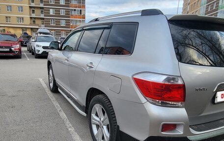 Toyota Highlander III, 2012 год, 1 745 000 рублей, 7 фотография
