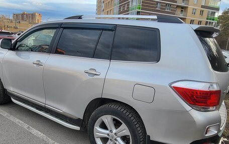 Toyota Highlander III, 2012 год, 1 745 000 рублей, 8 фотография