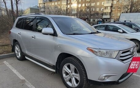 Toyota Highlander III, 2012 год, 1 745 000 рублей, 3 фотография