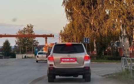 Toyota Highlander III, 2012 год, 2 200 000 рублей, 6 фотография