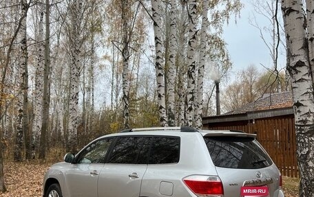 Toyota Highlander III, 2012 год, 2 200 000 рублей, 4 фотография