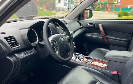Toyota Highlander III, 2012 год, 2 200 000 рублей, 11 фотография