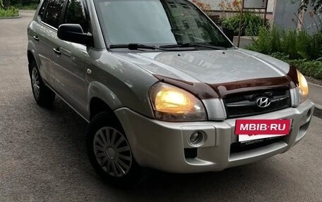 Hyundai Tucson III, 2008 год, 890 000 рублей, 2 фотография