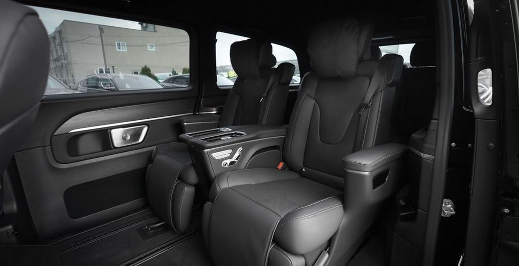 Mercedes-Benz V-Класс, 2024 год, 15 490 000 рублей, 23 фотография