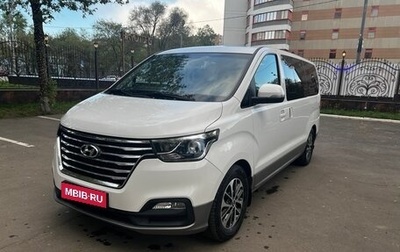 Hyundai Grand Starex Grand Starex I рестайлинг 2, 2018 год, 3 400 000 рублей, 1 фотография