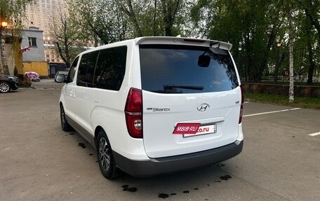 Hyundai Grand Starex Grand Starex I рестайлинг 2, 2018 год, 3 400 000 рублей, 3 фотография