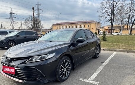 Toyota Camry, 2021 год, 2 700 000 рублей, 1 фотография