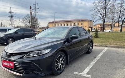 Toyota Camry, 2021 год, 2 700 000 рублей, 1 фотография