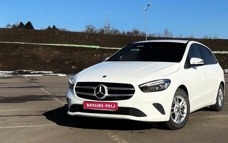 Mercedes-Benz B-Класс, 2019 год, 2 115 000 рублей, 1 фотография