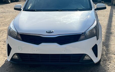 KIA Rio IV, 2021 год, 1 300 000 рублей, 1 фотография