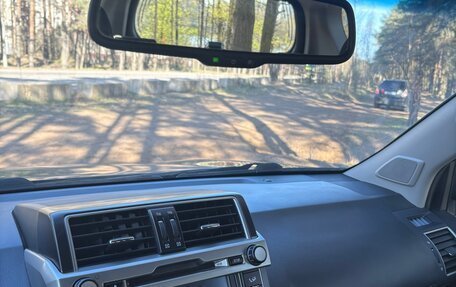 Toyota Land Cruiser Prado 150 рестайлинг 2, 2015 год, 3 895 000 рублей, 5 фотография
