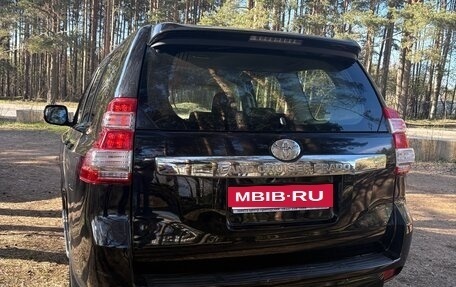 Toyota Land Cruiser Prado 150 рестайлинг 2, 2015 год, 3 895 000 рублей, 8 фотография