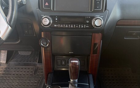 Toyota Land Cruiser Prado 150 рестайлинг 2, 2015 год, 3 895 000 рублей, 16 фотография