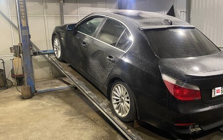 BMW 5 серия, 2004 год, 950 000 рублей, 2 фотография