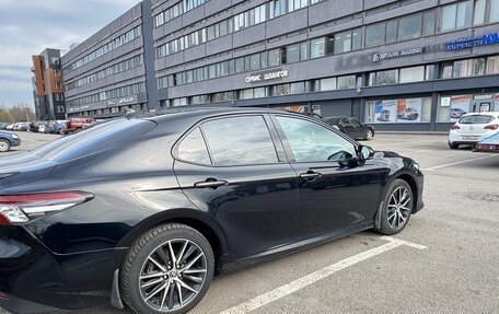 Toyota Camry, 2021 год, 2 700 000 рублей, 5 фотография