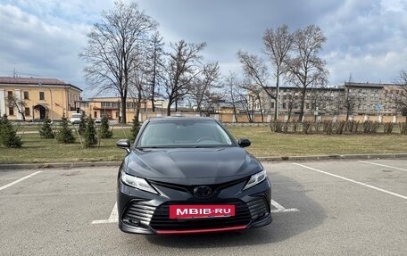 Toyota Camry, 2021 год, 2 700 000 рублей, 2 фотография