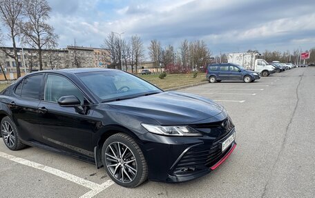Toyota Camry, 2021 год, 2 700 000 рублей, 6 фотография
