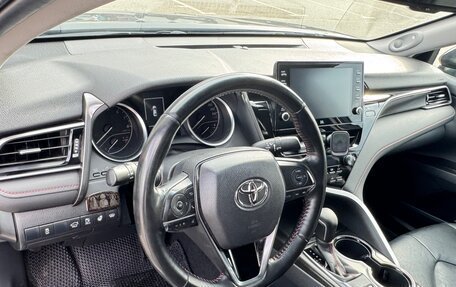 Toyota Camry, 2021 год, 2 700 000 рублей, 10 фотография