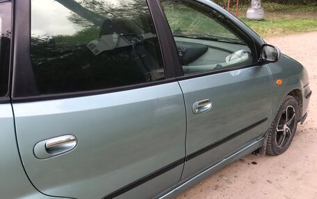 Nissan Almera Tino i, 2001 год, 250 000 рублей, 4 фотография