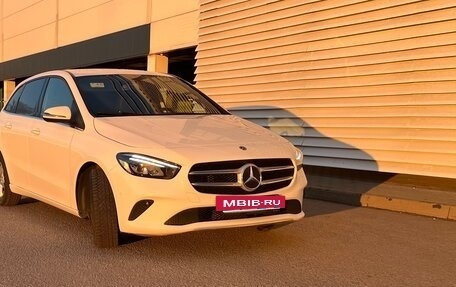 Mercedes-Benz B-Класс, 2019 год, 2 115 000 рублей, 2 фотография