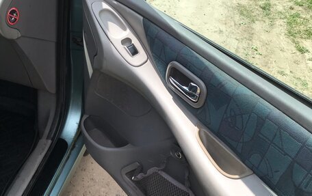 Nissan Almera Tino i, 2001 год, 250 000 рублей, 16 фотография