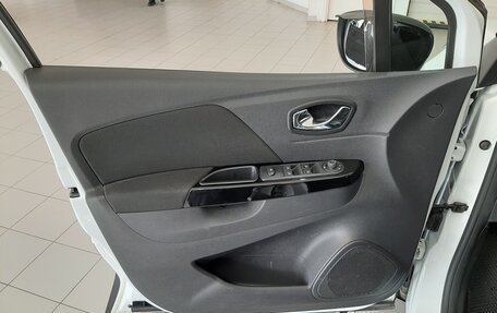 Renault Kaptur I рестайлинг, 2017 год, 1 490 000 рублей, 26 фотография